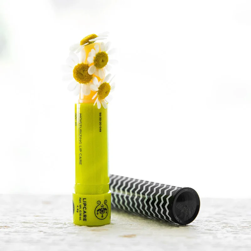 Apivita Cuidado Labial Camomila SPF15 4,4g - Image 3